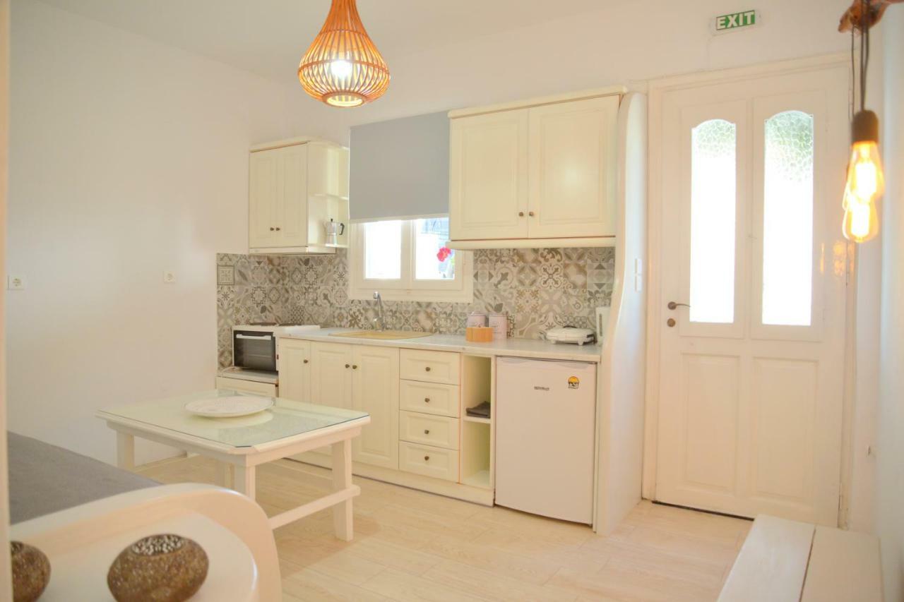 Veletas Apartments Adamantas  Exterior photo